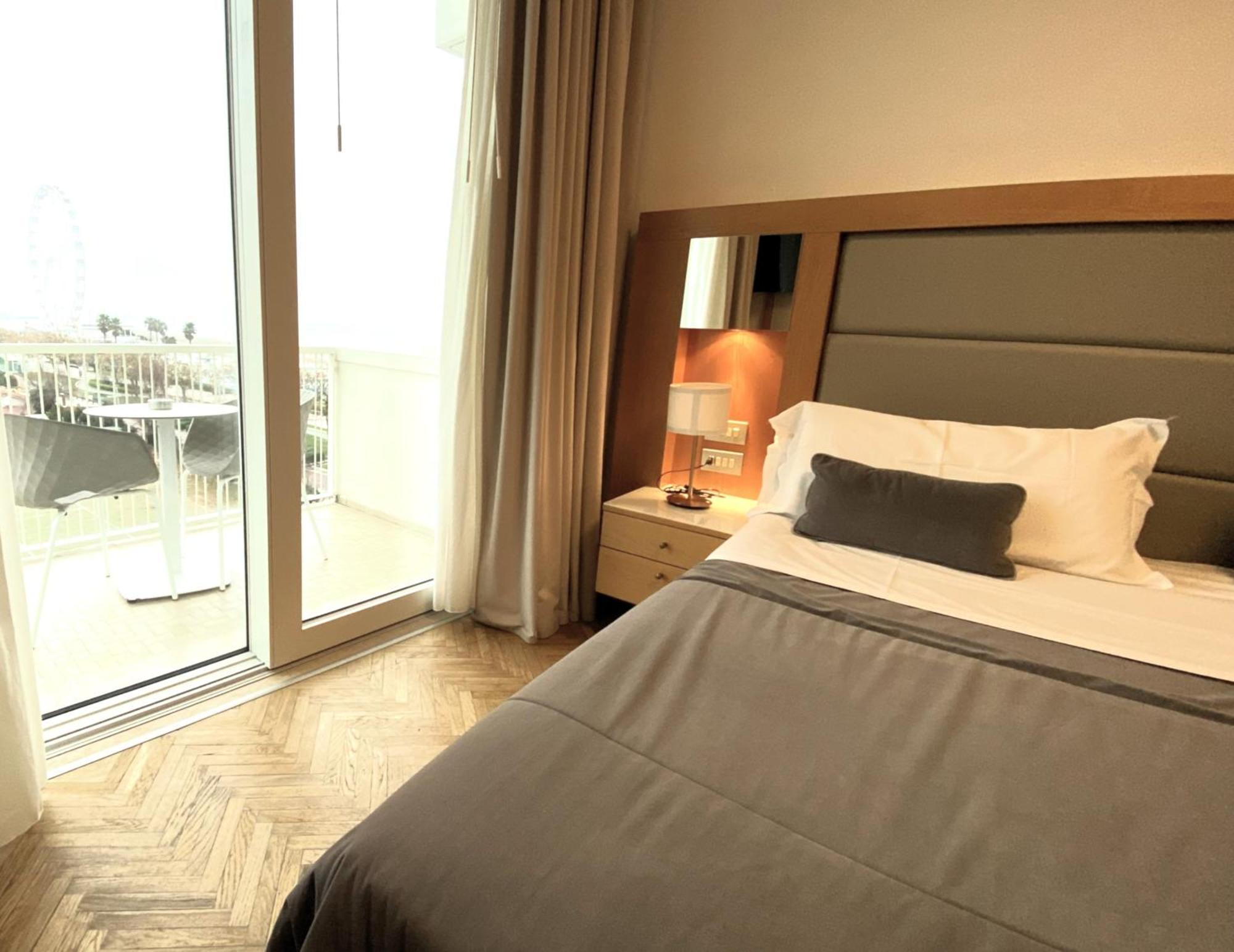 Hotel Abner'S Риччоне Экстерьер фото