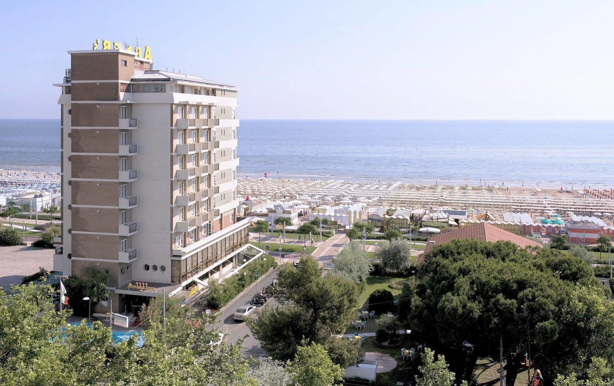 Hotel Abner'S Риччоне Экстерьер фото